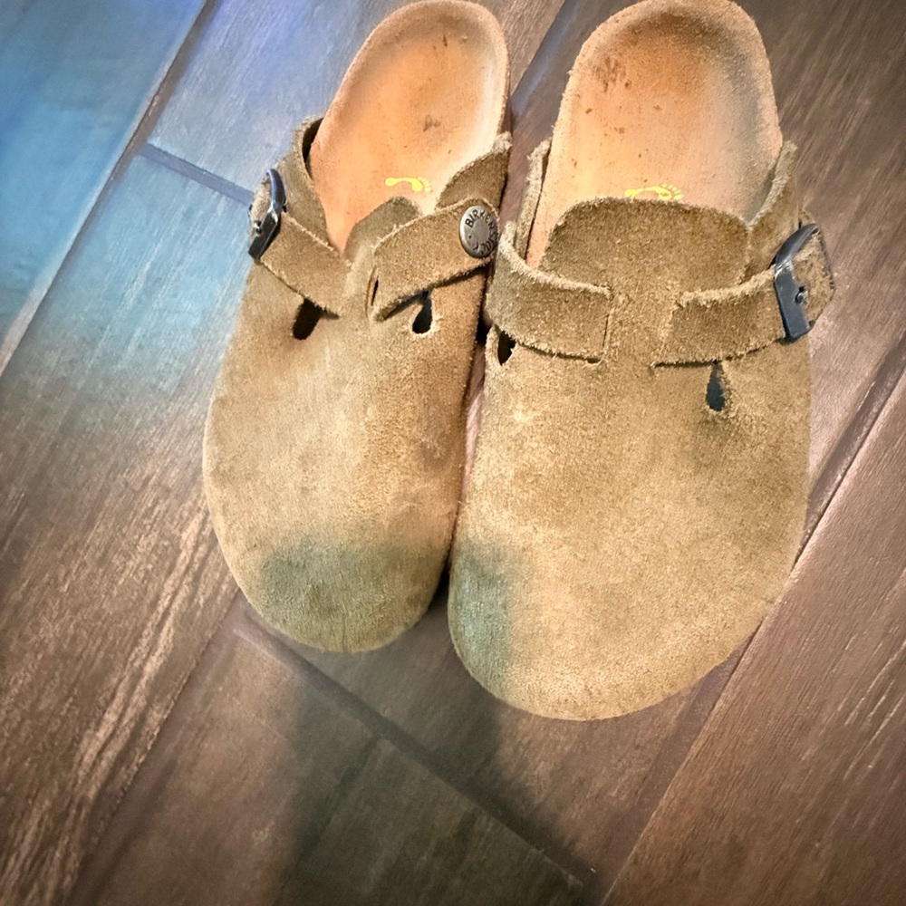 Birkenstock Kids Suede Slip-On Clogs in Olive - Picture 3 of 3